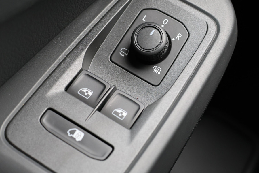 Volkswagen Caddy Cargo Maxi 2.0 TDI R-Line | LED | Camera | CarPlay | Lane Assist | Virtual Cockpit | Cruise control | DAB | Trekhaak | Keyless Go | Spoilerkit | Fabrieksgarantie