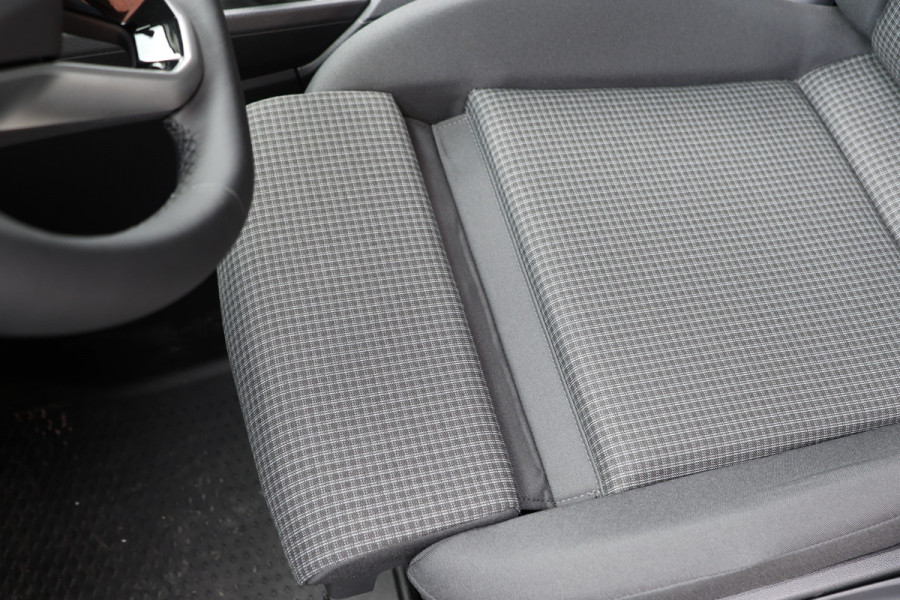 Volkswagen Caddy Cargo Maxi 2.0 TDI R-Line | LED | Camera | CarPlay | Lane Assist | Virtual Cockpit | Cruise control | DAB | Trekhaak | Keyless Go | Spoilerkit | Fabrieksgarantie