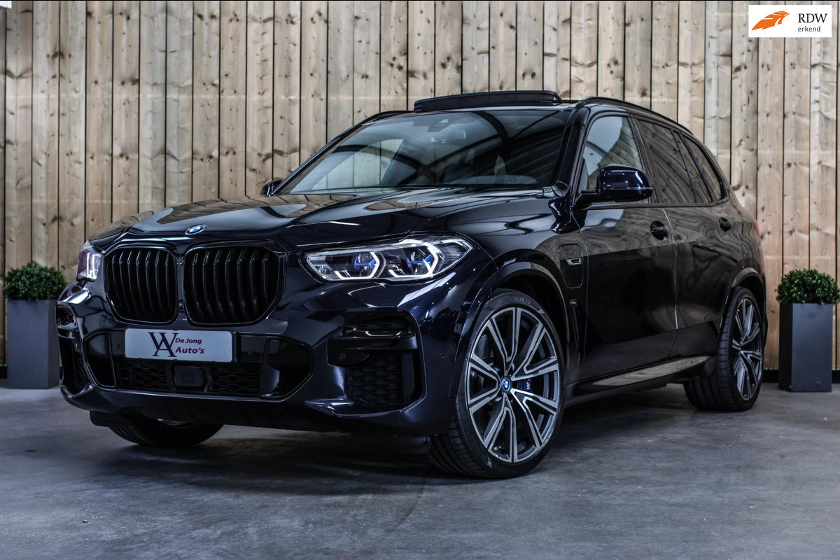 BMW X5 XDrive45e M-Sport *Pano*M-Stoelen*360 Camera*Entertainment achter* BMW X5 XDrive45e M-Sport *Pano*M-Stoelen*360 Camera*Entertainment achter*