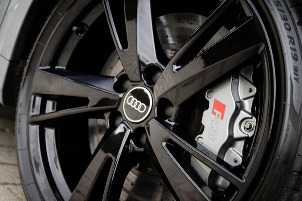 Audi A3 Sportback 2.5TFSI Quattro RS3 Facelift 400pk S-Tronic|Geen OPF|Nardo Grey|Keramisch|Virtual Cockpit|Panoramadak|LED Matrix
