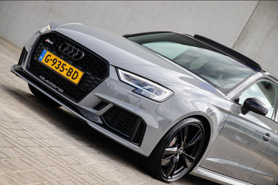 Audi A3 Sportback 2.5TFSI Quattro RS3 Facelift 400pk S-Tronic|Geen OPF|Nardo Grey|Keramisch|Virtual Cockpit|Panoramadak|LED Matrix