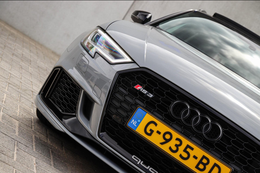 Audi A3 Sportback 2.5TFSI Quattro RS3 Facelift 400pk S-Tronic|Geen OPF|Nardo Grey|Keramisch|Virtual Cockpit|Panoramadak|LED Matrix