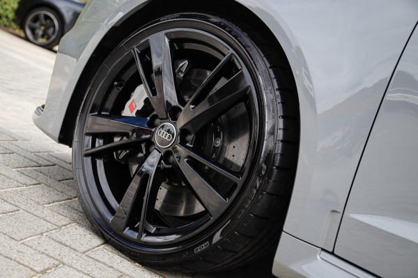 Audi A3 Sportback 2.5TFSI Quattro RS3 Facelift 400pk S-Tronic|Geen OPF|Nardo Grey|Keramisch|Virtual Cockpit|Panoramadak|LED Matrix