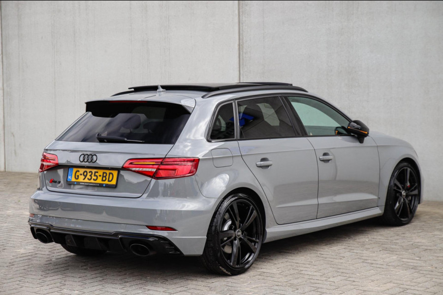 Audi A3 Sportback 2.5TFSI Quattro RS3 Facelift 400pk S-Tronic|Geen OPF|Nardo Grey|Keramisch|Virtual Cockpit|Panoramadak|LED Matrix