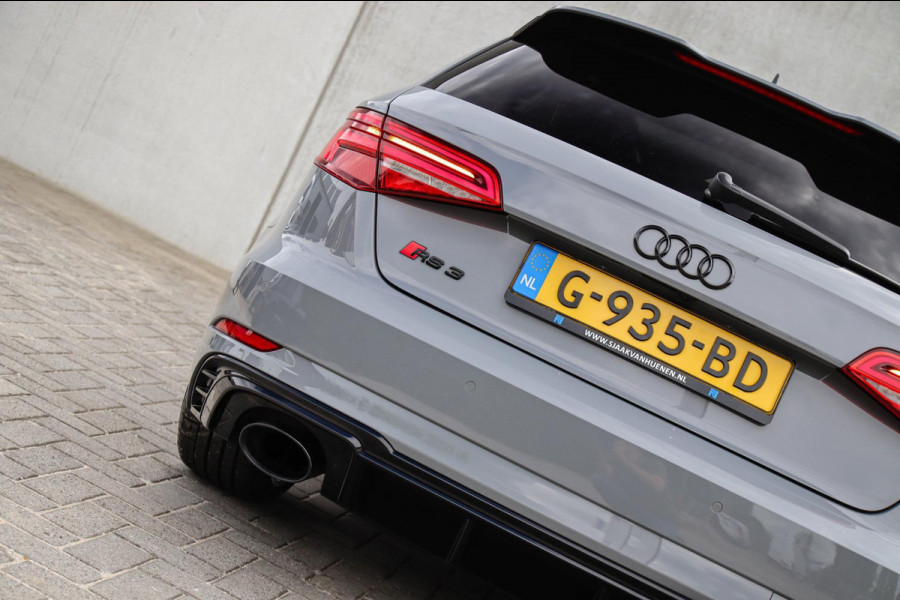 Audi A3 Sportback 2.5TFSI Quattro RS3 Facelift 400pk S-Tronic|Geen OPF|Nardo Grey|Keramisch|Virtual Cockpit|Panoramadak|LED Matrix