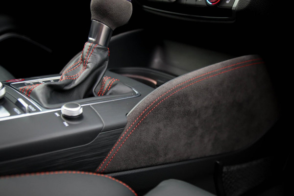 Audi A3 Sportback 2.5TFSI Quattro RS3 Facelift 400pk S-Tronic|Geen OPF|Nardo Grey|Keramisch|Virtual Cockpit|Panoramadak|LED Matrix