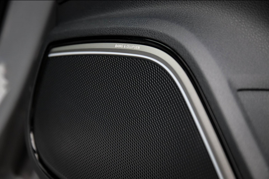 Audi A3 Sportback 2.5TFSI Quattro RS3 Facelift 400pk S-Tronic|Geen OPF|Nardo Grey|Keramisch|Virtual Cockpit|Panoramadak|LED Matrix