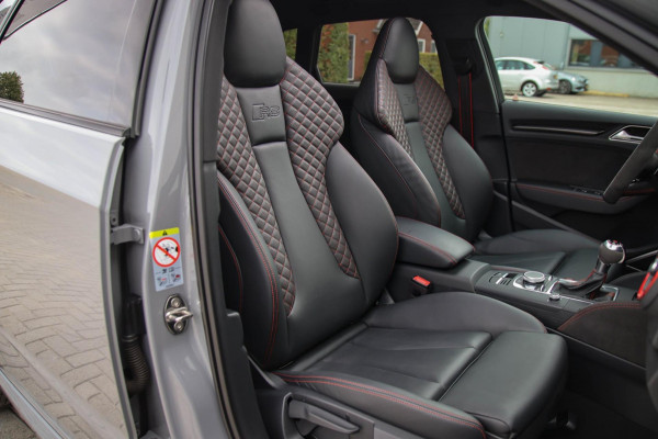 Audi A3 Sportback 2.5TFSI Quattro RS3 Facelift 400pk S-Tronic|Geen OPF|Nardo Grey|Keramisch|Virtual Cockpit|Panoramadak|LED Matrix