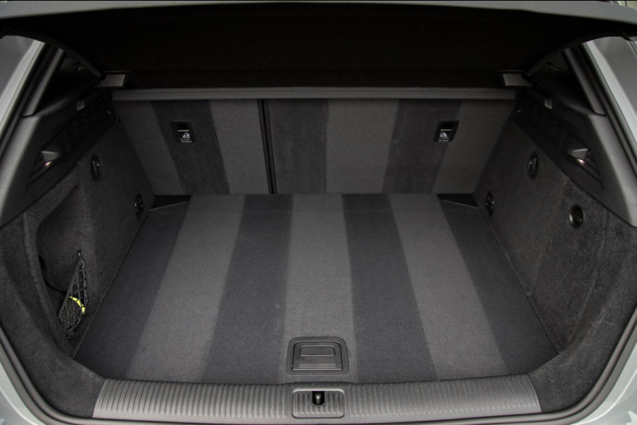 Audi A3 Sportback 2.5TFSI Quattro RS3 Facelift 400pk S-Tronic|Geen OPF|Nardo Grey|Keramisch|Virtual Cockpit|Panoramadak|LED Matrix