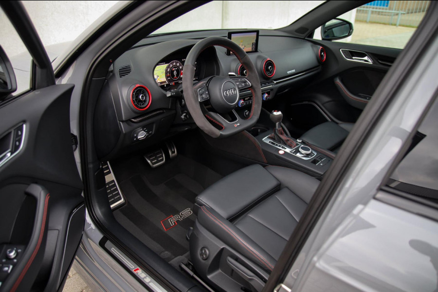 Audi A3 Sportback 2.5TFSI Quattro RS3 Facelift 400pk S-Tronic|Geen OPF|Nardo Grey|Keramisch|Virtual Cockpit|Panoramadak|LED Matrix
