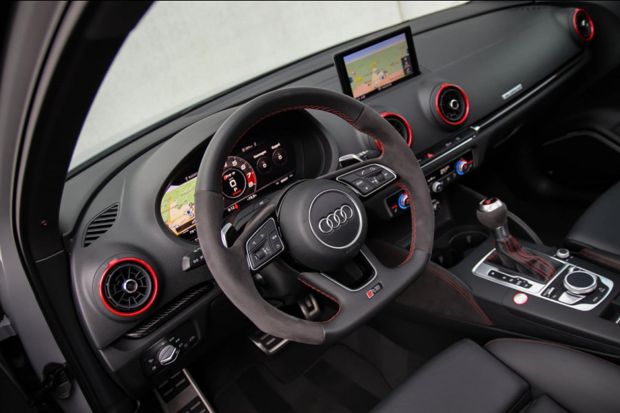 Audi A3 Sportback 2.5TFSI Quattro RS3 Facelift 400pk S-Tronic|Geen OPF|Nardo Grey|Keramisch|Virtual Cockpit|Panoramadak|LED Matrix