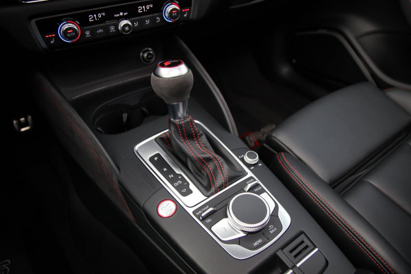 Audi A3 Sportback 2.5TFSI Quattro RS3 Facelift 400pk S-Tronic|Geen OPF|Nardo Grey|Keramisch|Virtual Cockpit|Panoramadak|LED Matrix