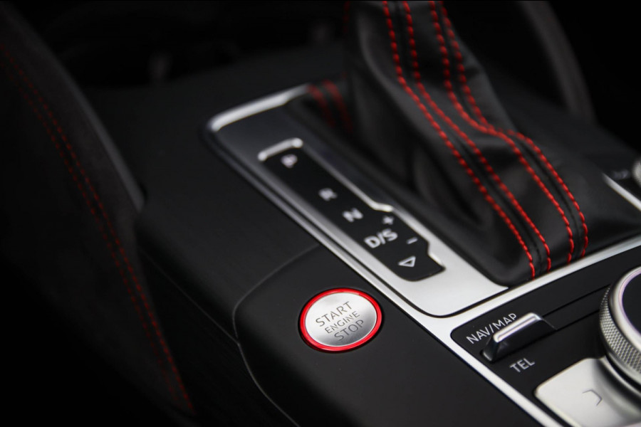 Audi A3 Sportback 2.5TFSI Quattro RS3 Facelift 400pk S-Tronic|Geen OPF|Nardo Grey|Keramisch|Virtual Cockpit|Panoramadak|LED Matrix
