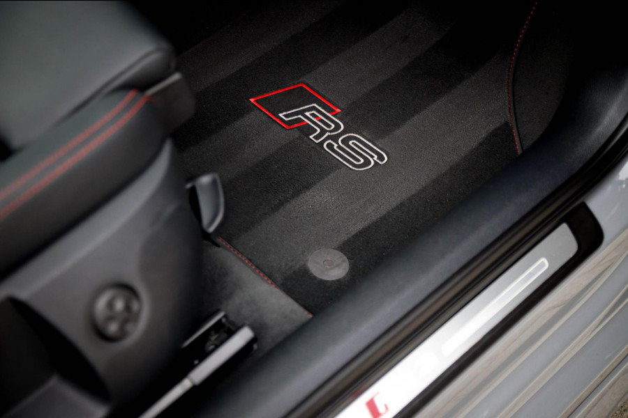 Audi A3 Sportback 2.5TFSI Quattro RS3 Facelift 400pk S-Tronic|Geen OPF|Nardo Grey|Keramisch|Virtual Cockpit|Panoramadak|LED Matrix