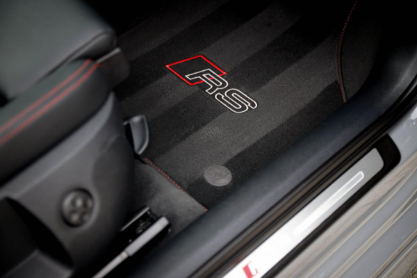 Audi A3 Sportback 2.5TFSI Quattro RS3 Facelift 400pk S-Tronic|Geen OPF|Nardo Grey|Keramisch|Virtual Cockpit|Panoramadak|LED Matrix