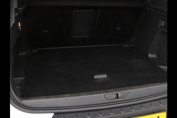 Opel Grandland X 1.2 Turbo Business Executive | Panoramadak | Stoelventilatie | Leder | Trekhaak | Adaptive cruise | Full LED | Carplay | Keyless