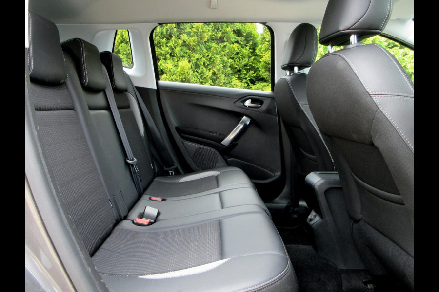 Peugeot 2008 1.2 PureTech Allure*Navi*Pdc*Camera*