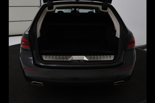 BMW 5 Serie 530e High Executive | Leder | Stoel & stuurverwarming | Adaptive cruise | Carplay | Sfeerverlichting | Camera | Live Cockpit | Navigatie | Full LED