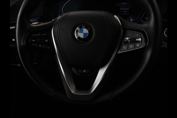 BMW 5 Serie 530e High Executive | Leder | Stoel & stuurverwarming | Adaptive cruise | Carplay | Sfeerverlichting | Camera | Live Cockpit | Navigatie | Full LED