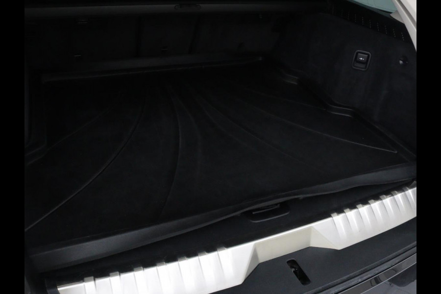 BMW 5 Serie 530e High Executive | Leder | Stoel & stuurverwarming | Adaptive cruise | Carplay | Sfeerverlichting | Camera | Live Cockpit | Navigatie | Full LED