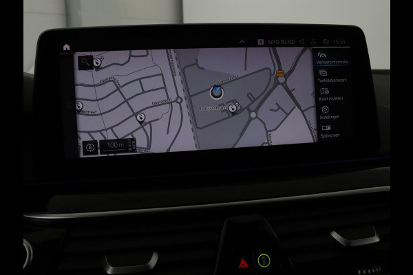 BMW 5 Serie 530e High Executive | Leder | Stoel & stuurverwarming | Adaptive cruise | Carplay | Sfeerverlichting | Camera | Live Cockpit | Navigatie | Full LED