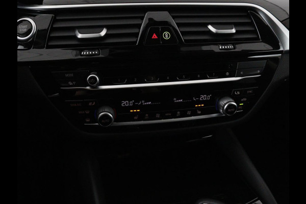 BMW 5 Serie 530e High Executive | Leder | Stoel & stuurverwarming | Adaptive cruise | Carplay | Sfeerverlichting | Camera | Live Cockpit | Navigatie | Full LED