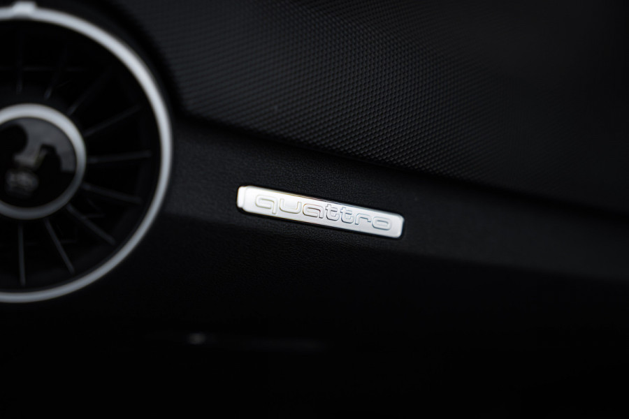 Audi TT RS Roadster Quattro Black Edition