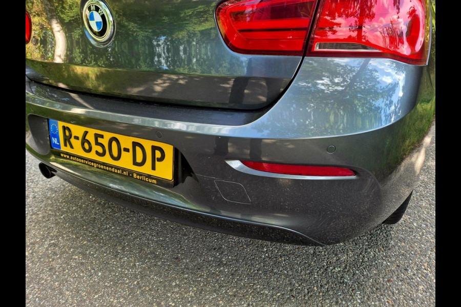BMW 1-serie 116i Sport Shadow Edition navigatie sportstoelen