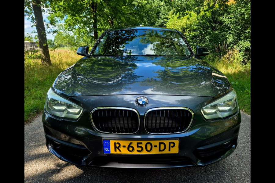 BMW 1-serie 116i Sport Shadow Edition navigatie sportstoelen
