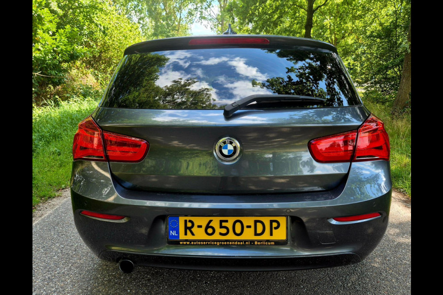 BMW 1-serie 116i Sport Shadow Edition navigatie sportstoelen
