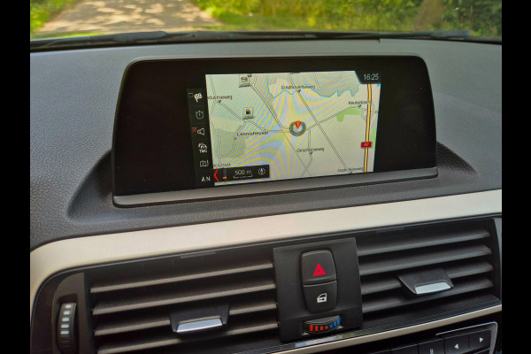 BMW 1-serie 116i Sport Shadow Edition navigatie sportstoelen