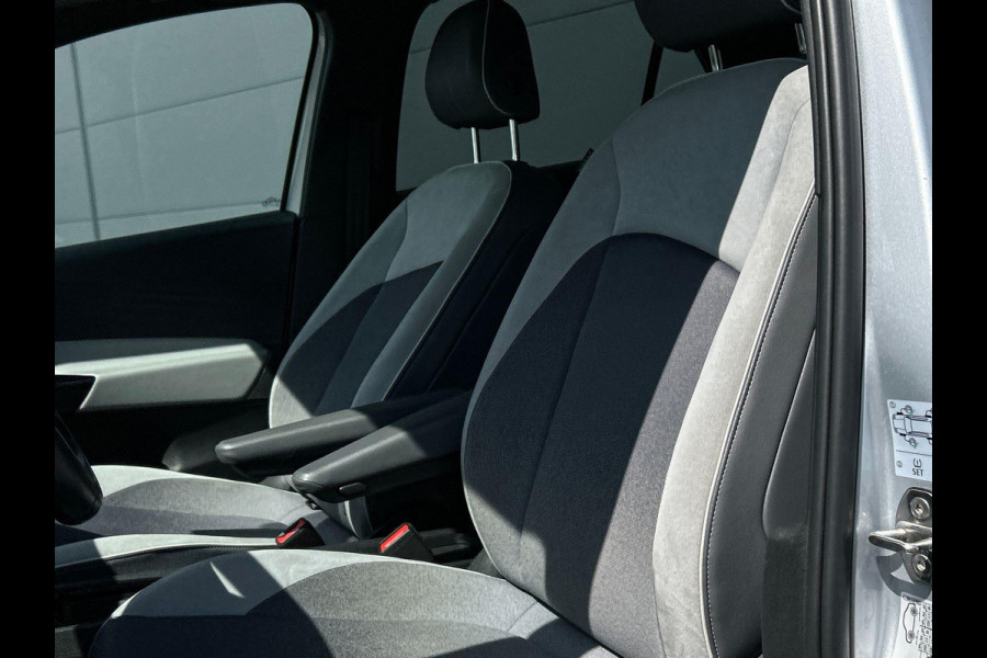 Volkswagen ID.3 Business 58 kWh | Carplay | Stoelverwarming | Navigatie | Achteruitrijcamera |