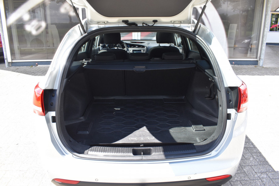 Kia cee'd Sportswagon 1.0 T-GDi GT-Line / Navigatie / Keyless / Trekhaak / Xenon / Camera /