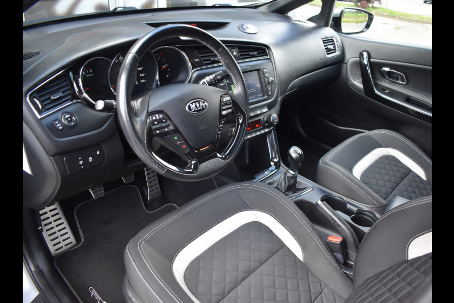 Kia cee'd Sportswagon 1.0 T-GDi GT-Line / Navigatie / Keyless / Trekhaak / Xenon / Camera /