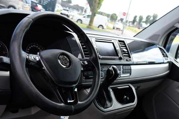 Volkswagen Transporter 2.0 TDI L2H1 DC Highline Adaptieve Cruise, Camera, Carplay, NAVI, Automaat, Trekhaak, LED, 150pk, Uniek!