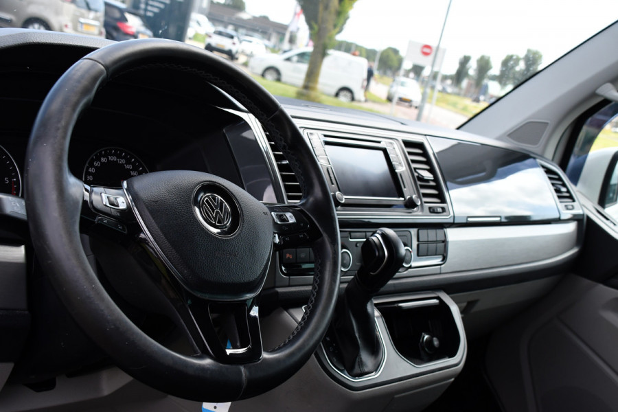 Volkswagen Transporter 2.0 TDI L2H1 DC Highline Adaptieve Cruise, Camera, Carplay, NAVI, Automaat, Trekhaak, LED, 150pk, Uniek!