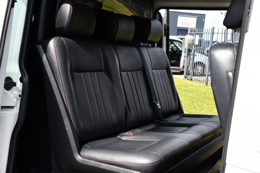 Volkswagen Transporter 2.0 TDI L2H1 DC Highline Adaptieve Cruise, Camera, Carplay, NAVI, Automaat, Trekhaak, LED, 150pk, Uniek!