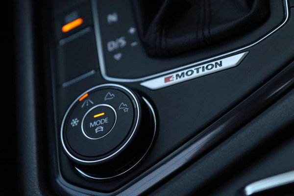 Volkswagen Tiguan 2.0 TSI 4Motion R-Line / PANODAK / HUD / VIRTUAL / DODEHOEK / CAMERA / CARPLAY / LPG