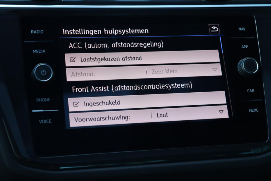 Volkswagen Tiguan 2.0 TSI 4Motion R-Line / PANODAK / HUD / VIRTUAL / DODEHOEK / CAMERA / CARPLAY / LPG