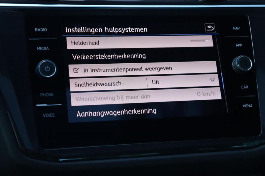Volkswagen Tiguan 2.0 TSI 4Motion R-Line / PANODAK / HUD / VIRTUAL / DODEHOEK / CAMERA / CARPLAY / LPG
