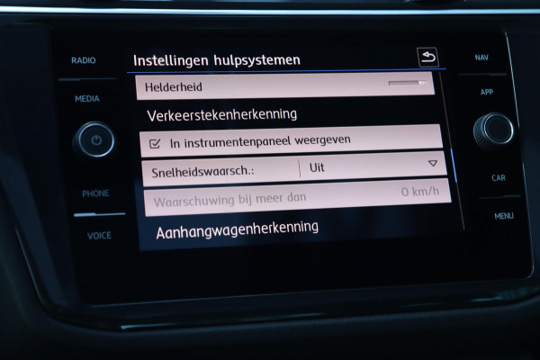 Volkswagen Tiguan 2.0 TSI 4Motion R-Line / PANODAK / HUD / VIRTUAL / DODEHOEK / CAMERA / CARPLAY / LPG