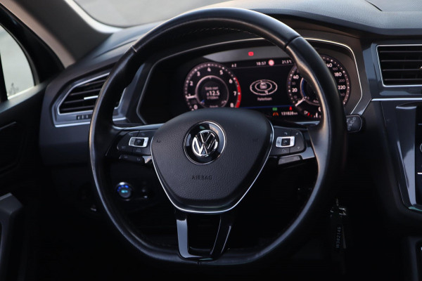 Volkswagen Tiguan 2.0 TSI 4Motion R-Line / PANODAK / HUD / VIRTUAL / DODEHOEK / CAMERA / CARPLAY / LPG