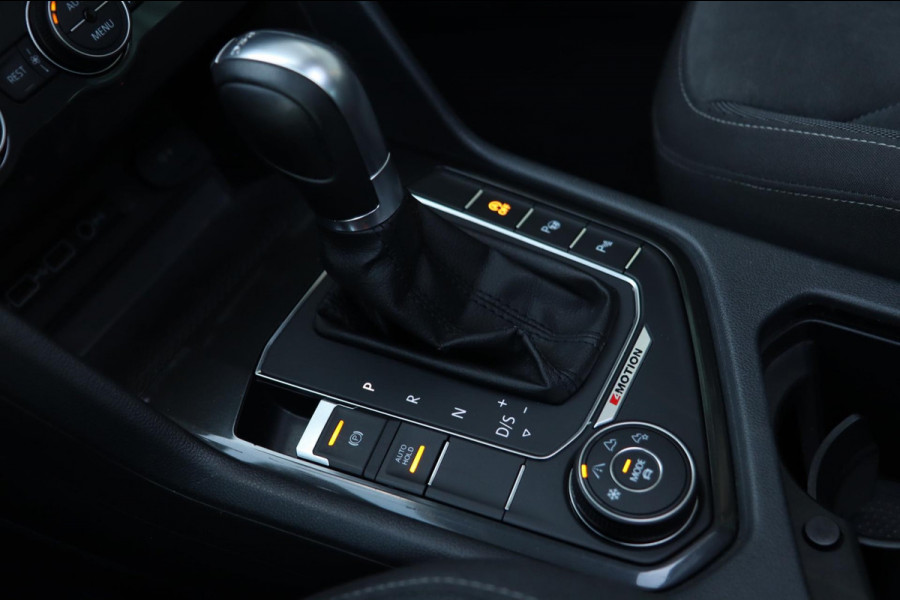 Volkswagen Tiguan 2.0 TSI 4Motion R-Line / PANODAK / HUD / VIRTUAL / DODEHOEK / CAMERA / CARPLAY / LPG