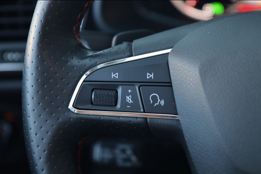 Seat León ST 1.5 TSI FR / PANODAK / VIRTUAL / KEYLESS / ACC / CAMERA