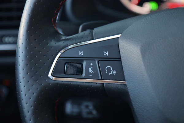 Seat León ST 1.5 TSI FR / PANODAK / VIRTUAL / KEYLESS / ACC / CAMERA