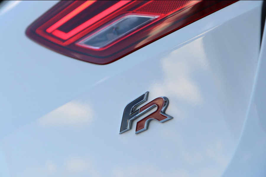 Seat León ST 1.5 TSI FR / PANODAK / VIRTUAL / KEYLESS / ACC / CAMERA
