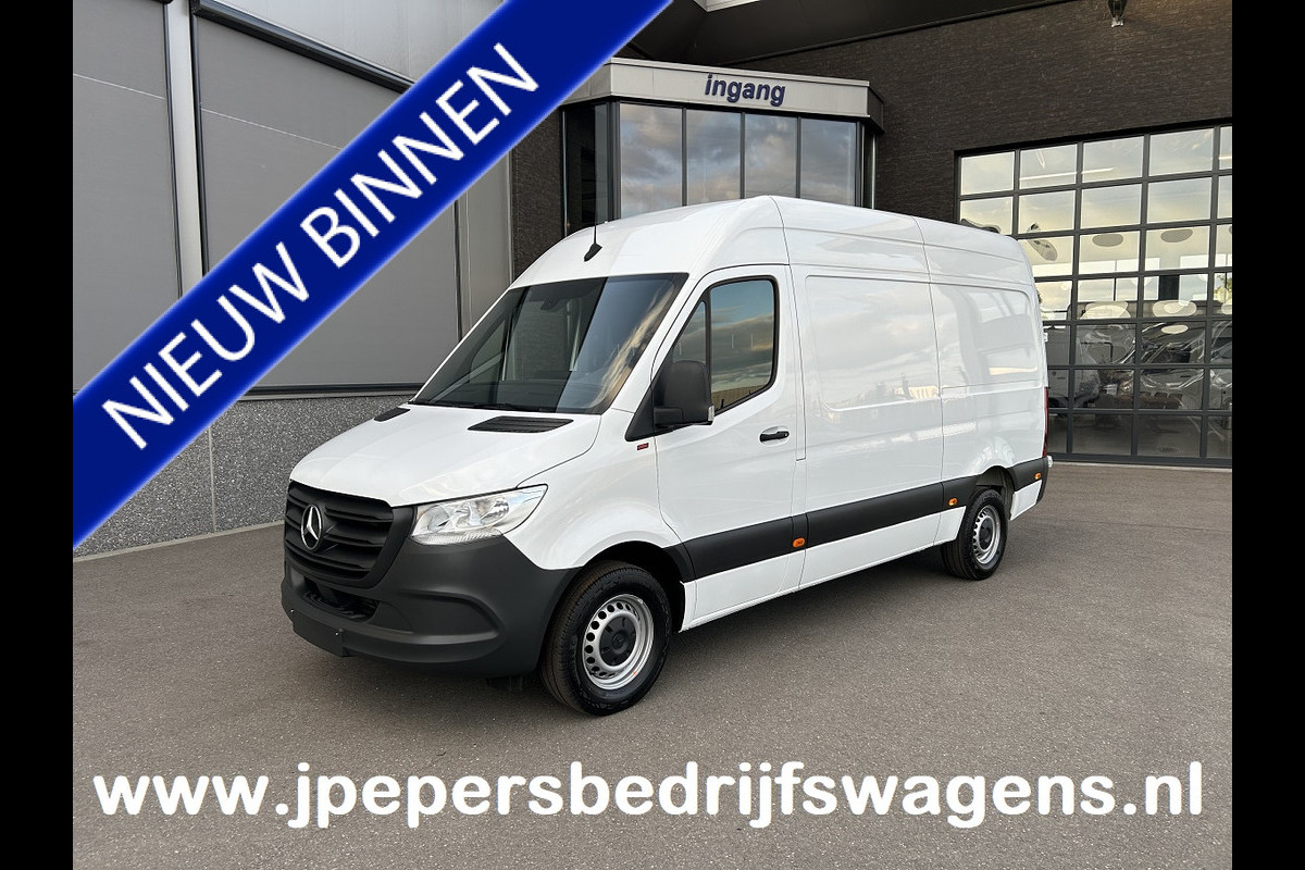 Mercedes-Benz Sprinter 317 CDI L2 H2 Trekhaak / MBUX / Navigatie / Camera / Cruise control / Airco / 270 Graden achterdeuren Mercedes-Benz Sprinter 317 CDI L2 H2 Trekhaak / MBUX / Navigatie / Camera / Cruise control / Airco / 270 Graden achterdeuren