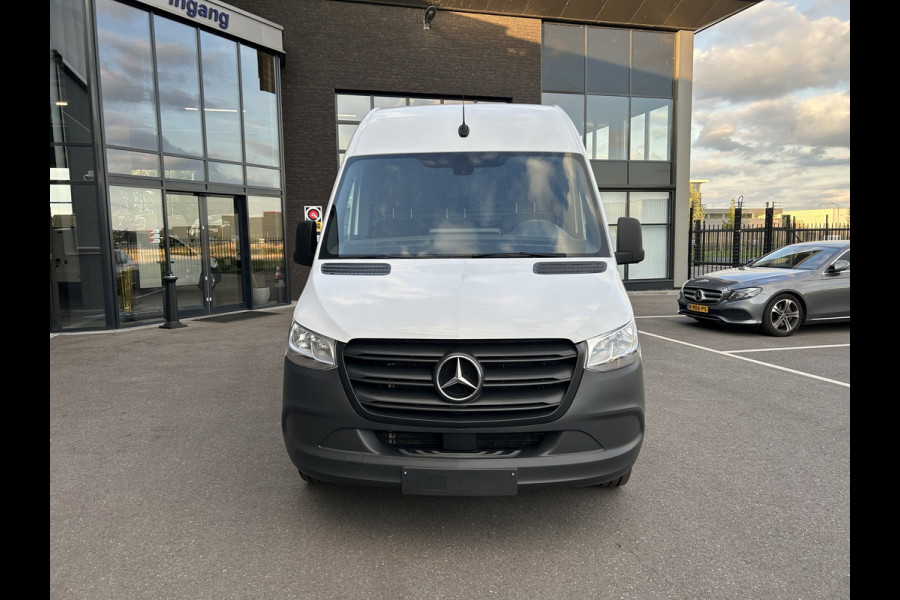 Mercedes-Benz Sprinter 317 CDI L2 H2 Trekhaak / MBUX / Navigatie / Camera / Cruise control / Airco / 270 Graden achterdeuren