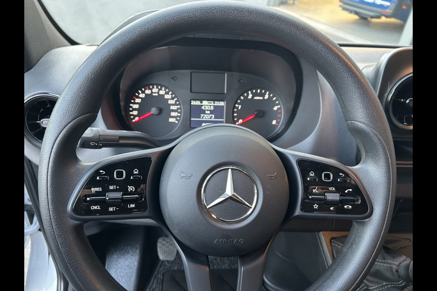 Mercedes-Benz Sprinter 317 CDI L2 H2 Trekhaak / MBUX / Navigatie / Camera / Cruise control / Airco / 270 Graden achterdeuren