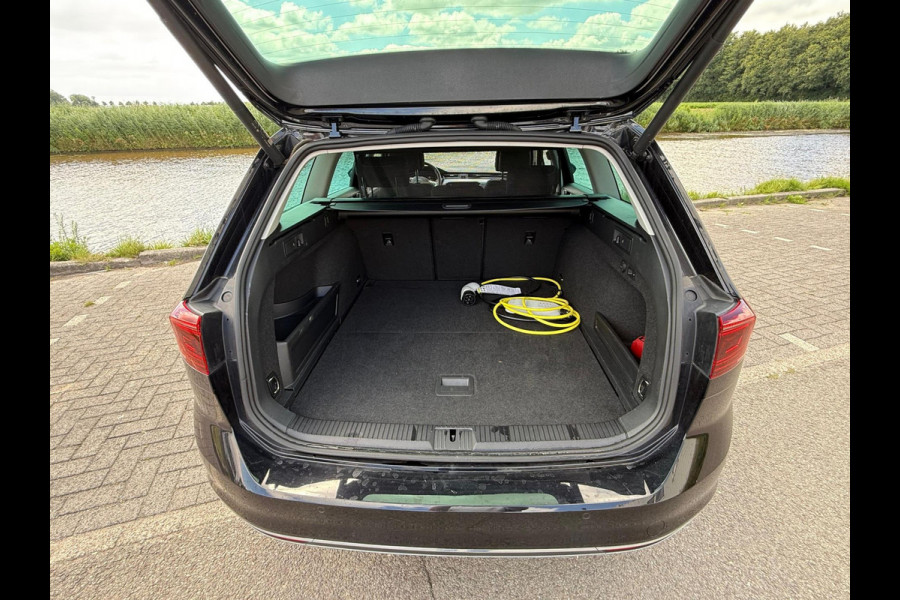 Volkswagen Passat Variant 1.4 TSI PHEV GTE Business / trekhaak / HUD / LED / NAVI / VIRTUELL / pracht auto